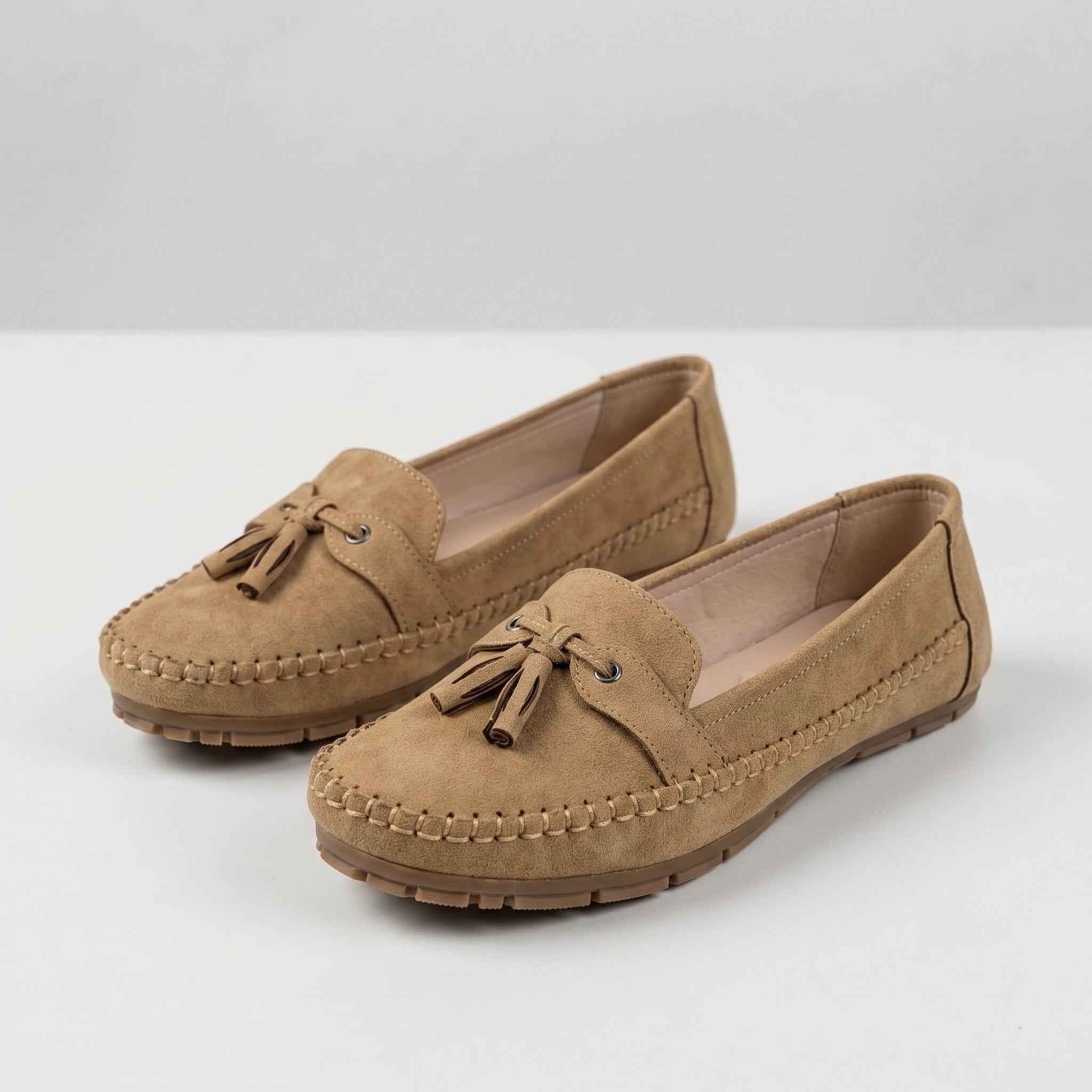 Wsuwane Mokasyny Damskie Loafersy z Ozdobnymi Frędzlami