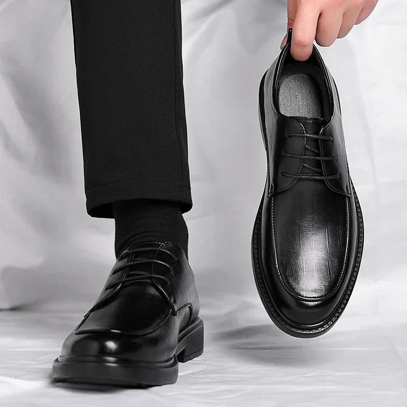 Ponadczasowe eleganckie półbuty męskie z klasycznym sznurowaniem