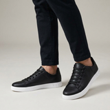 Nowoczesne sneakersy męskie ze sznurowaniem i jasną podeszwą