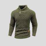 Wyrazisty sweter męski ze stójką i ozdobnym zapięciem na guziki