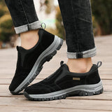 Nowoczesne buty męskie wsuwane z kontrastową grubszą podeszwą