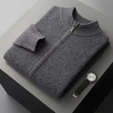 Stylowy komplet dresowy męski o eleganckiej linii