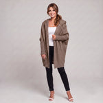 Długi kardigan damski z kapturem w kolorze khaki, oversize, Sylnia Butik