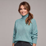 Fakturowany sweter damski oversize w romby z półgolfem